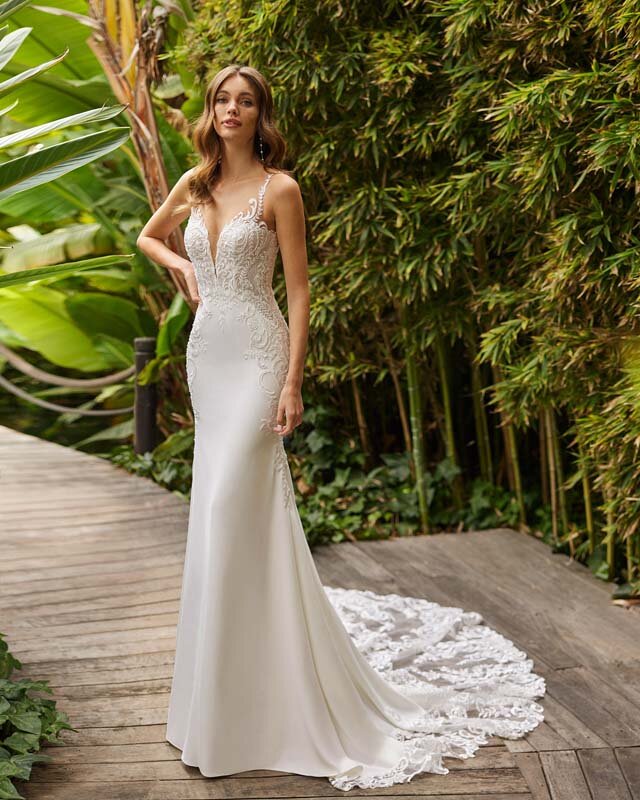 Wedding dresses Adriana Alier by Rosa Clarà HELGA